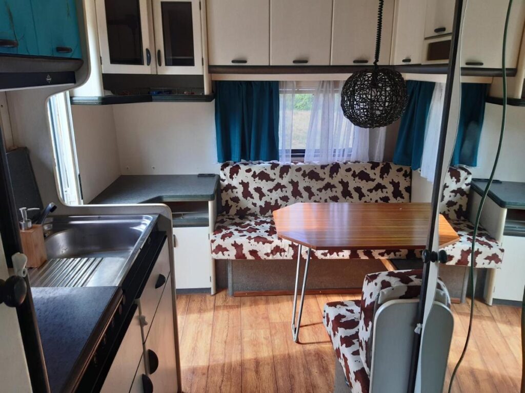 caravan van binnen